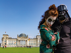 Die dunkle Seite lacht